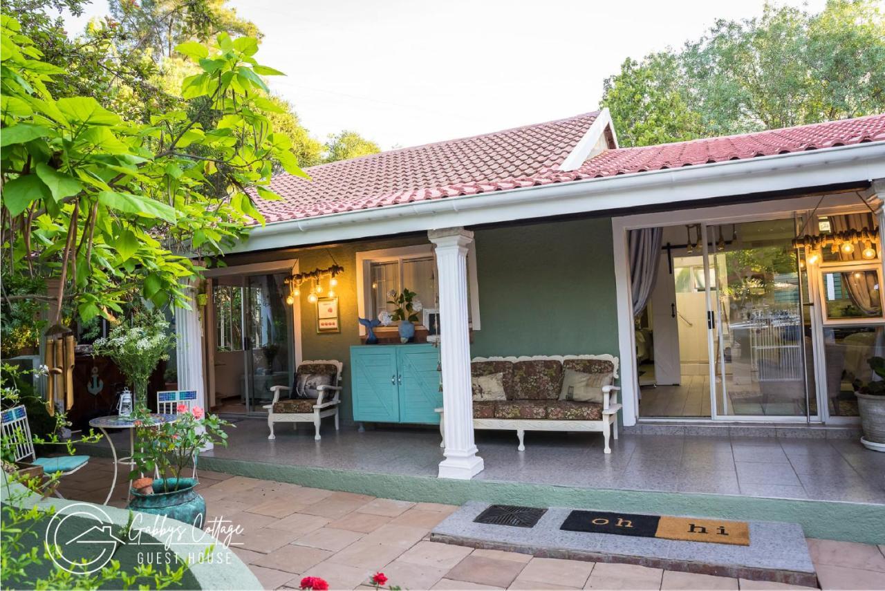 Gabbys Cottage Guesthouse Блоемфонтейн Екстериор снимка