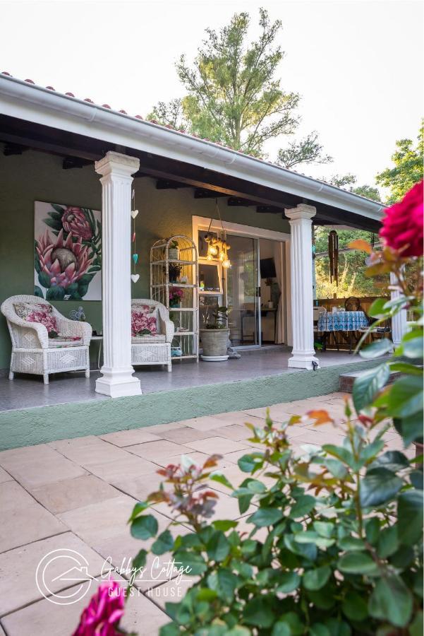 Gabbys Cottage Guesthouse Блоемфонтейн Екстериор снимка