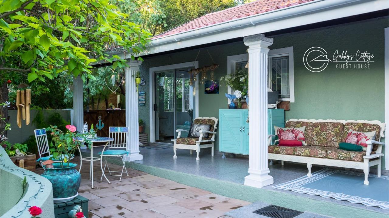 Gabbys Cottage Guesthouse Блоемфонтейн Екстериор снимка