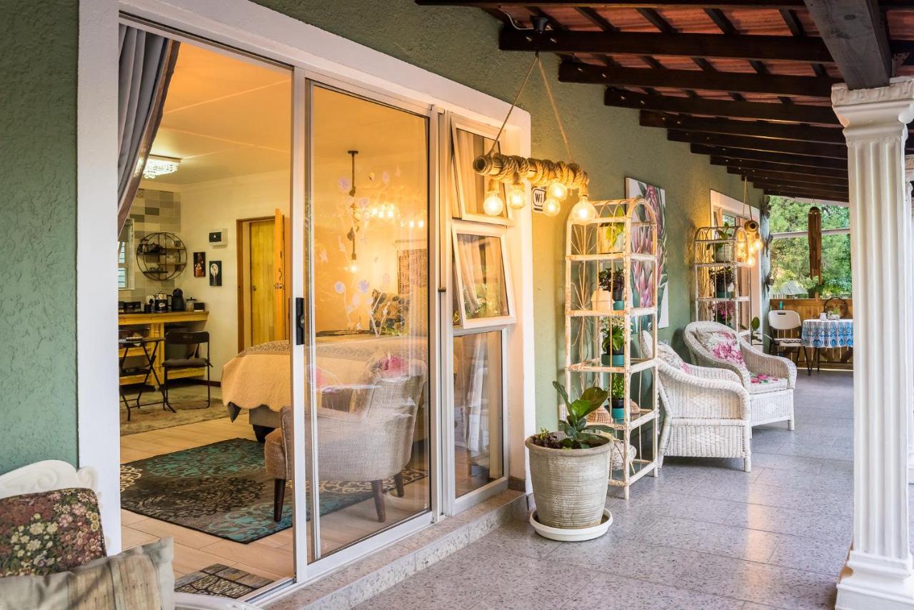 Gabbys Cottage Guesthouse Блоемфонтейн Екстериор снимка