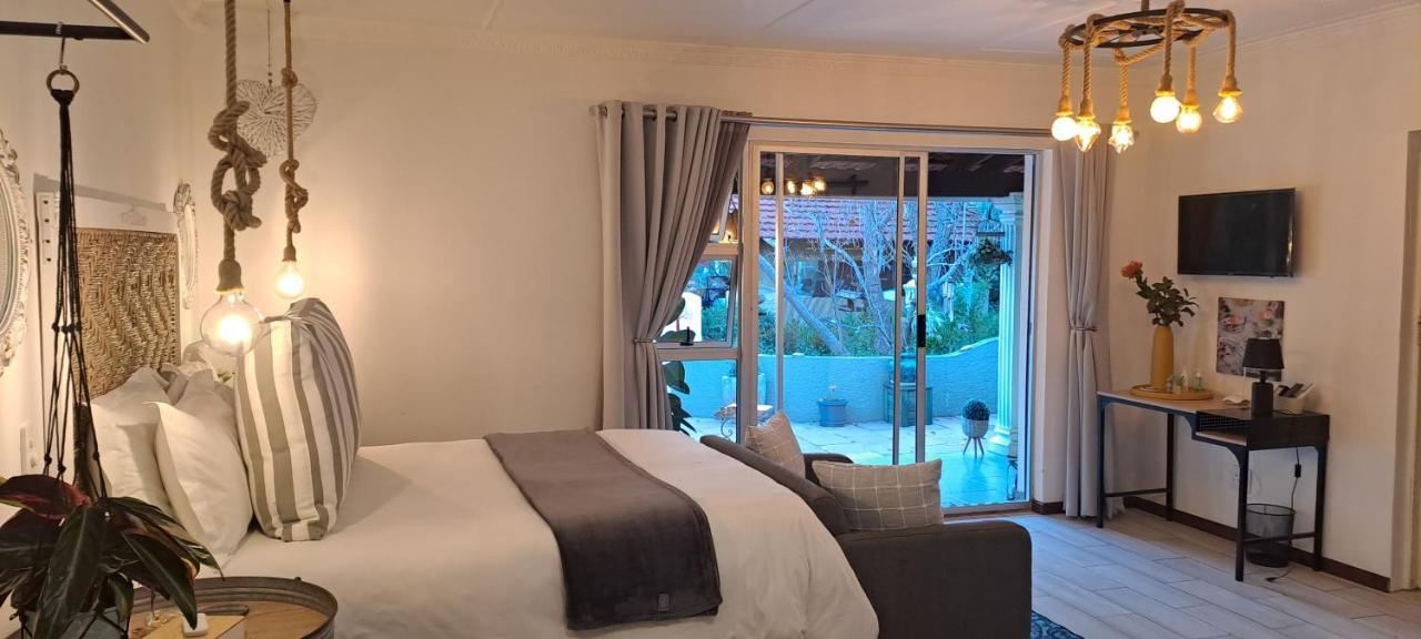 Gabbys Cottage Guesthouse Блоемфонтейн Екстериор снимка