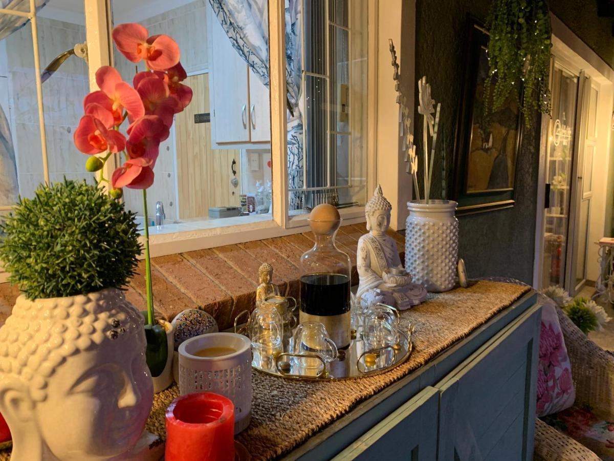 Gabbys Cottage Guesthouse Блоемфонтейн Екстериор снимка