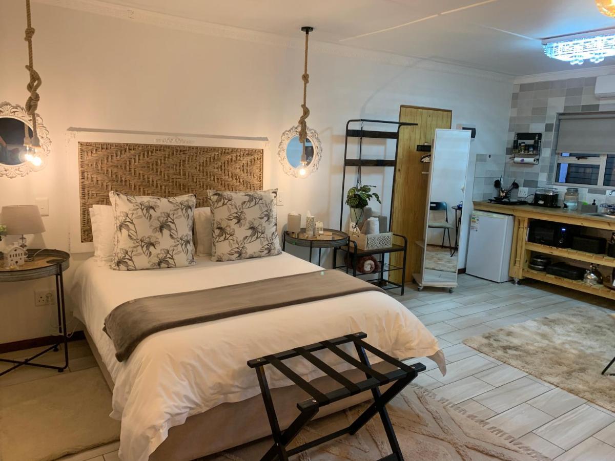 Gabbys Cottage Guesthouse Блоемфонтейн Екстериор снимка