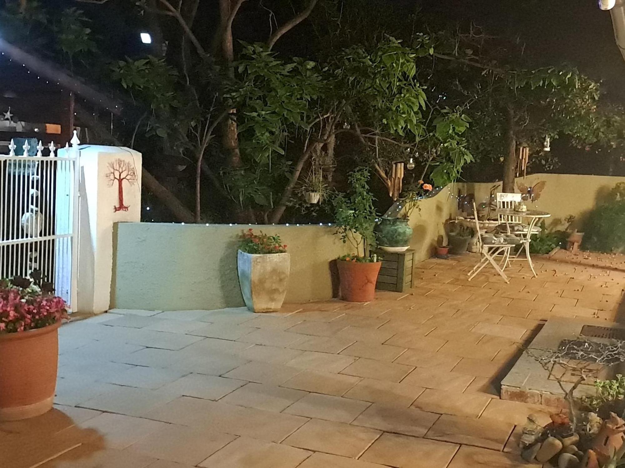 Gabbys Cottage Guesthouse Блоемфонтейн Екстериор снимка